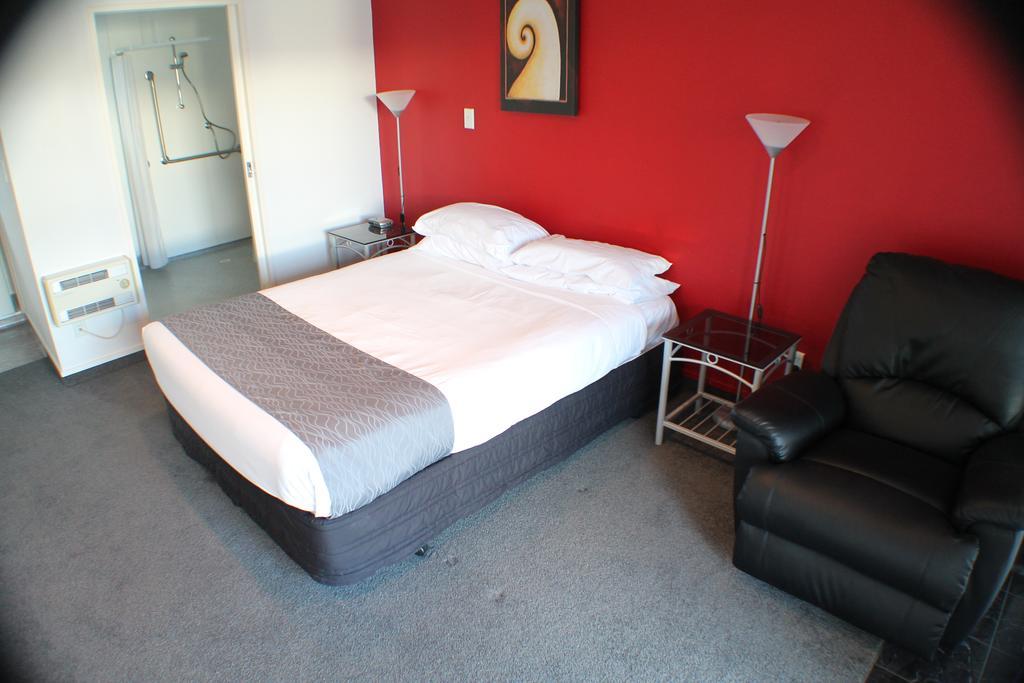 Comfort Inn Fairmont Motor Lodge Хейстингс Екстериор снимка