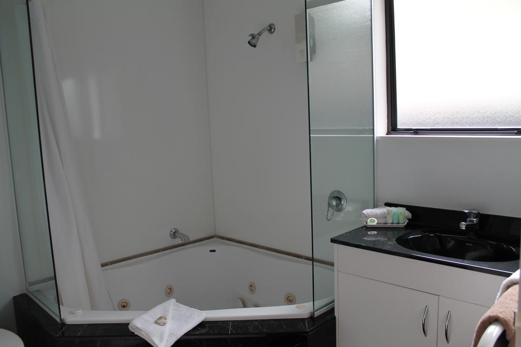 Comfort Inn Fairmont Motor Lodge Хейстингс Екстериор снимка