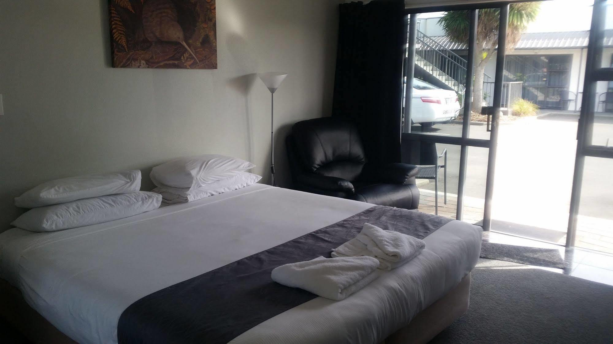Comfort Inn Fairmont Motor Lodge Хейстингс Екстериор снимка