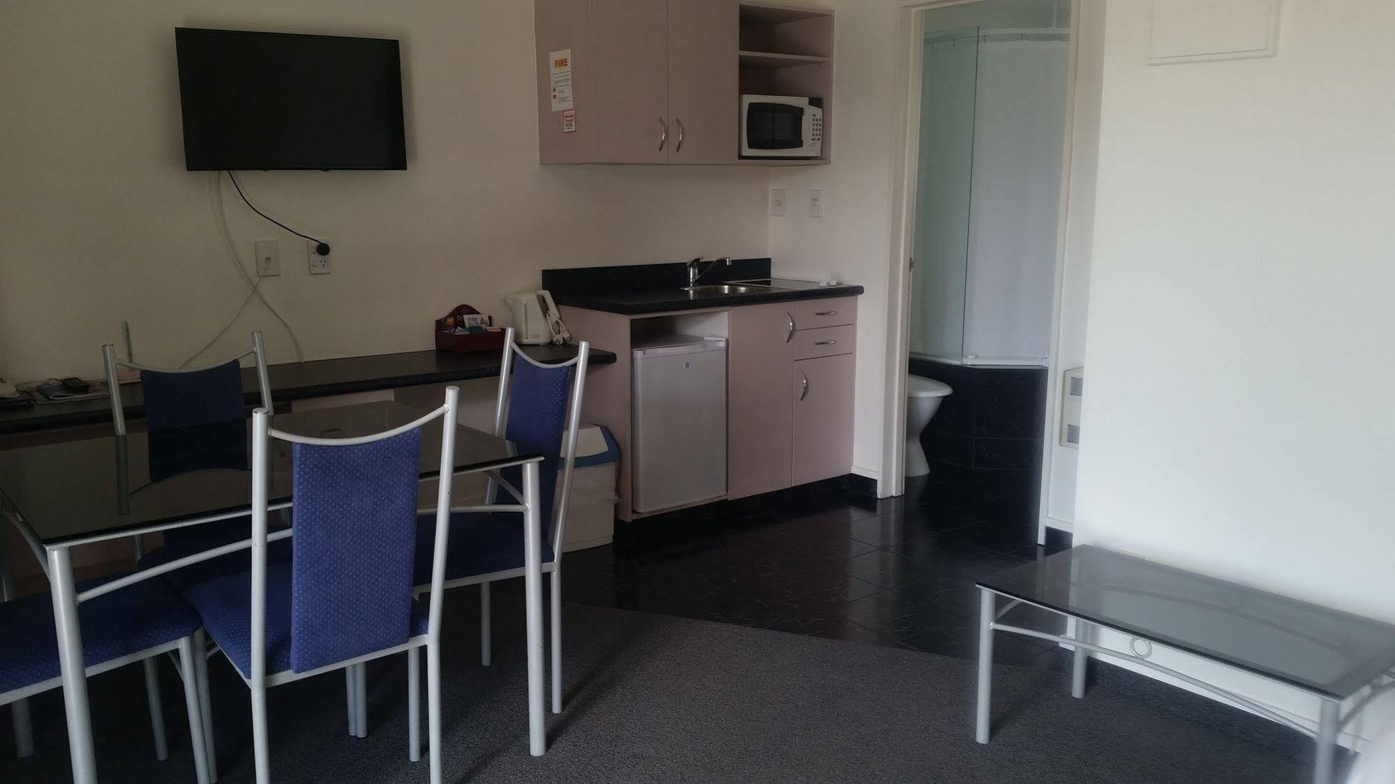 Comfort Inn Fairmont Motor Lodge Хейстингс Екстериор снимка