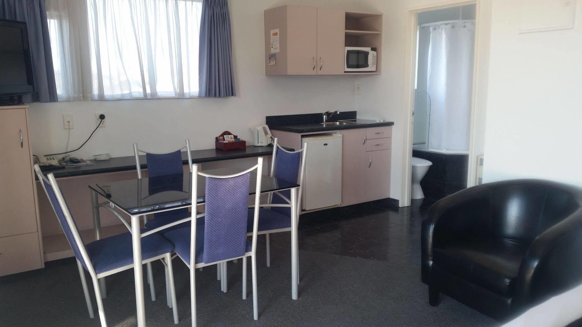 Comfort Inn Fairmont Motor Lodge Хейстингс Екстериор снимка